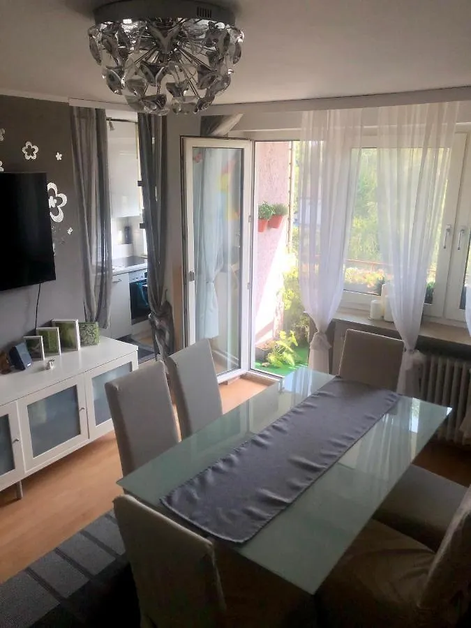 Die Wohnung Ist Zentral Gelegen Und Trotzdem Sehr Ruhig-Wg-Shared-Apartament-Is Not Detached Apartament-General Wc Monaco di Baviera Alloggio in famiglia
